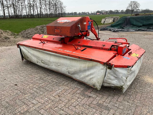 Kuhn fc280f frontmaaier met kneuzer - afbeelding 1 van  14