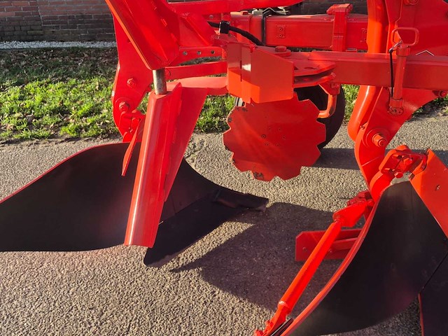 Kuhn multi-master 113 4-schaar hydraulische wentelploeg – nieuw/ongebruikt - afbeelding 9 van  10