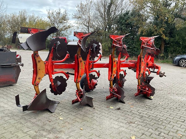 Kuhn vari-master 4-schaar wentelploeg - afbeelding 7 van  13