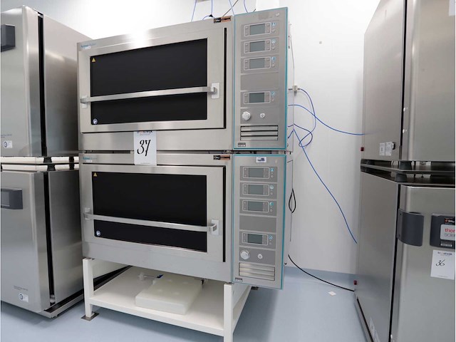 Kuhner isf1-zc peltier dubbele stapel laboratoriumshaker - afbeelding 1 van  6