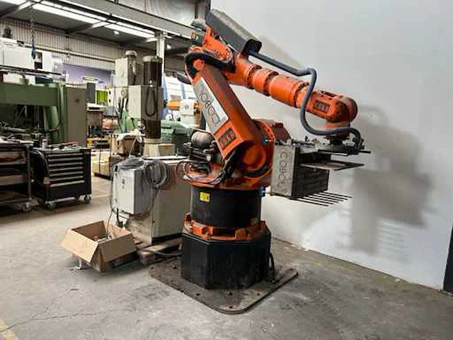 Kuka - 2001 - kr 150l 150sp/2 - uitnamerobot - afbeelding 8 van  15