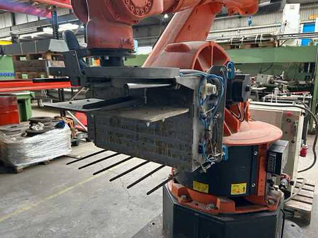 Kuka - 2001 - kr 150l 150sp/2 - uitnamerobot - afbeelding 15 van  15