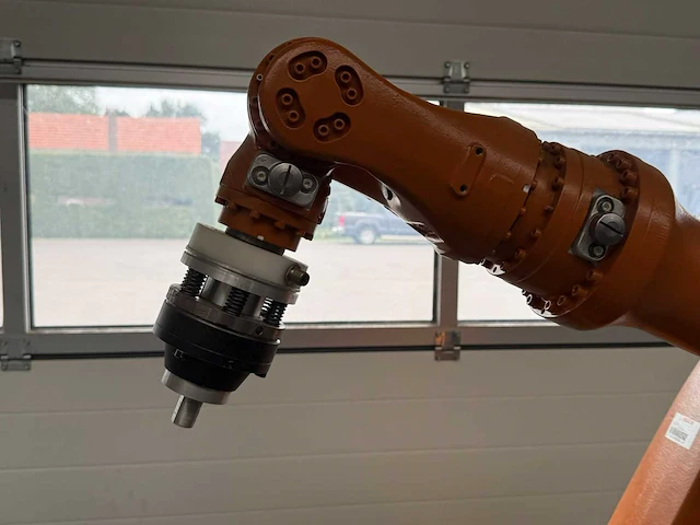 Kuka - 2005 - kr6 - industriële robot - afbeelding 10 van  11