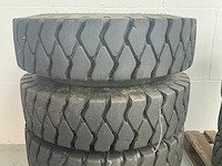Kumho 8.25-13 6-gaats velg bandenset voor bandengraafmachine - afbeelding 3 van  12