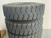 Kumho 8.25-13 6-gaats velg bandenset voor bandengraafmachine - afbeelding 4 van  12