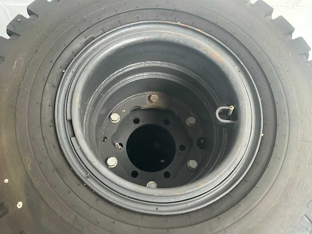 Kumho 8.25-13 6-gaats velg bandenset voor bandengraafmachine - afbeelding 7 van  12