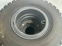 Kumho 8.25-13 6-gaats velg bandenset voor bandengraafmachine - afbeelding 11 van  12