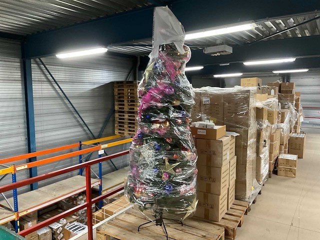 Kunst kerstboom gereed - afbeelding 1 van  4