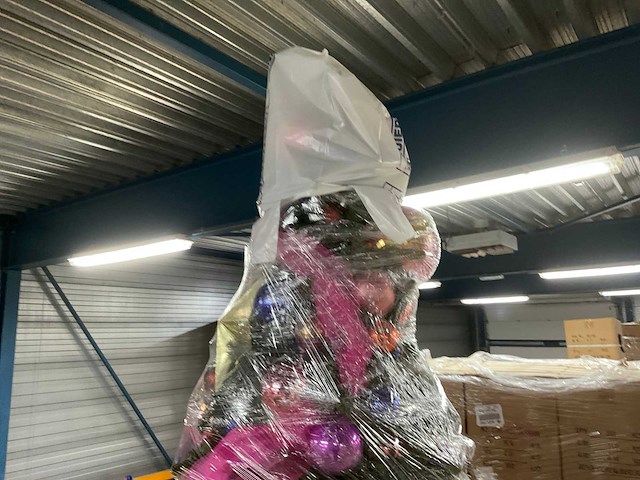 Kunst kerstboom gereed - afbeelding 4 van  4