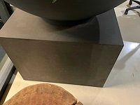 Kunst plant olijf met pot op presentatie kubus - afbeelding 5 van  5