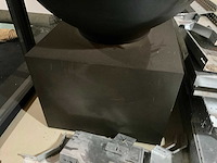 Kunst plant olijf met pot op presentatie kubus - afbeelding 5 van  5