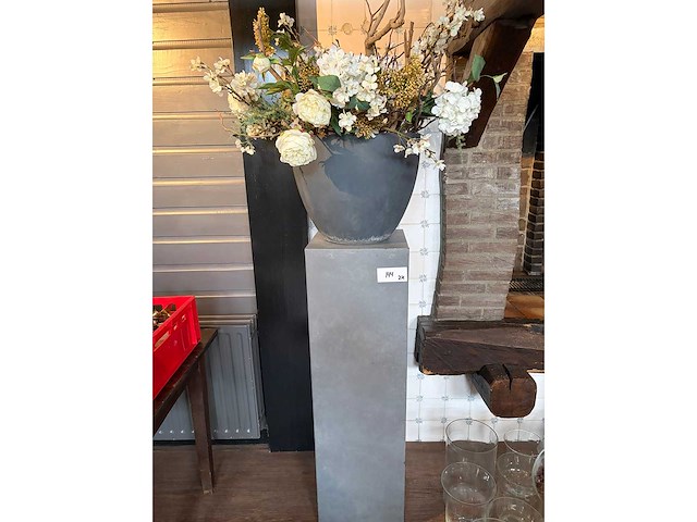 Kunstbloemen in pot met zuil (2x) - afbeelding 2 van  3