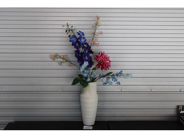 Kunstbloemen in pot. totale hoogte 67 cm. - afbeelding 1 van  2