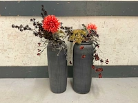 Kunstbloemen in vaas (2x)