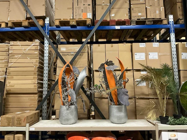Kunstbloemstuk in pot (2x) - afbeelding 1 van  3