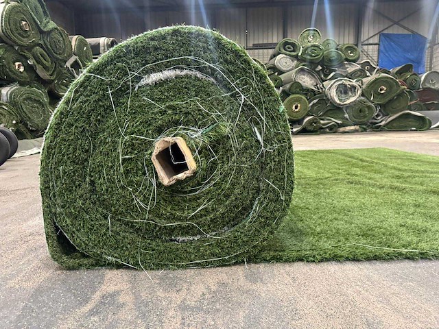Kunstgras gebruikt (236.8m2) - afbeelding 9 van  11