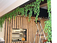 Kunsthop aan plafond. - afbeelding 1 van  2