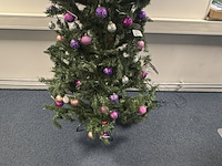 Kunstkerstboom, met decoratie - afbeelding 2 van  3