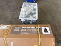Kunstkerstboom met kerstballen
