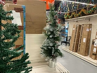 Kunstkerstboom met verlichting - afbeelding 2 van  4