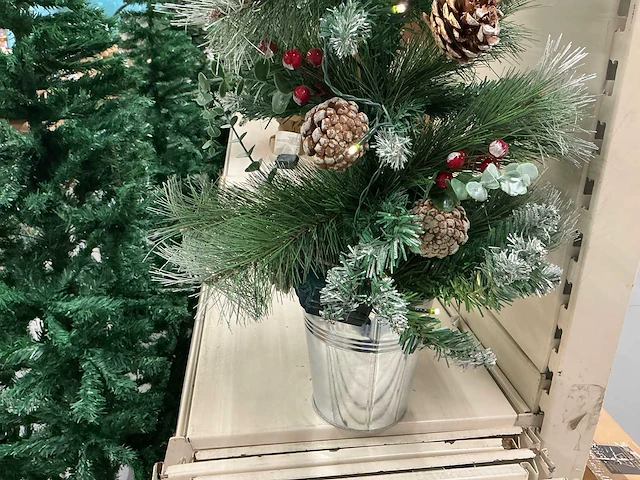 Kunstkerstboom met verlichting - afbeelding 3 van  4