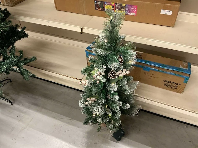 Kunstkerstboom met verlichting - afbeelding 1 van  1
