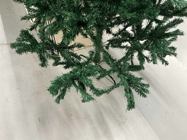 Kunstkerstboom - afbeelding 3 van  4