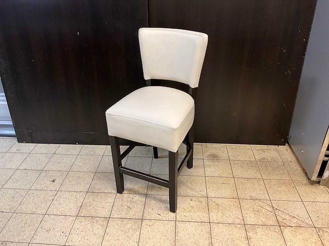 Kunstlederen halfhoge barstoelen (6x) - afbeelding 1 van  6