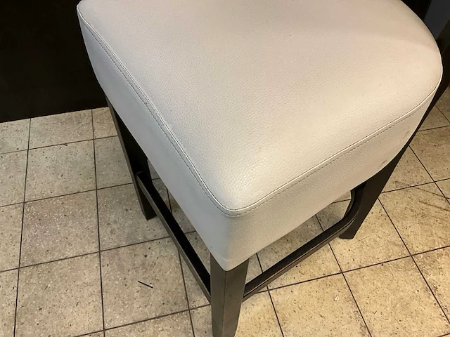 Kunstlederen halfhoge barstoelen (6x) - afbeelding 4 van  6