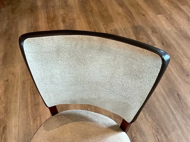Kunstlederen restaurantstoelen (26x) - afbeelding 1 van  2
