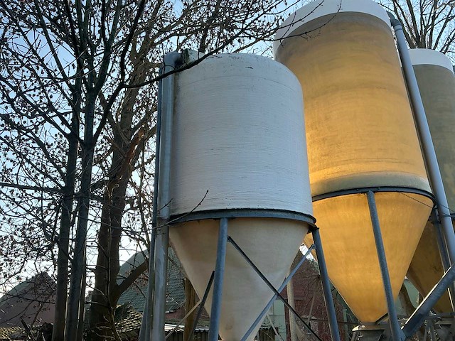 Kunstmest / broksilo ~ 6 ton - afbeelding 3 van  4