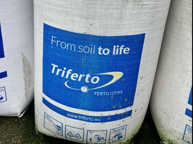 Kunstmest mix npk 30-5-8 hoeveelheid 8 bigbags van 500 kg - afbeelding 1 van  2