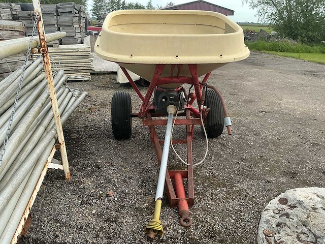 Kunstmeststrooier 800l - afbeelding 16 van  19