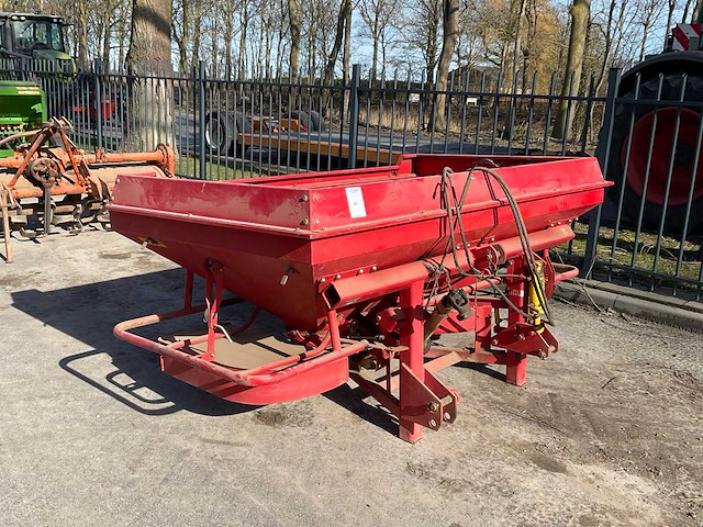 Kunstmeststrooier - afbeelding 1 van  10