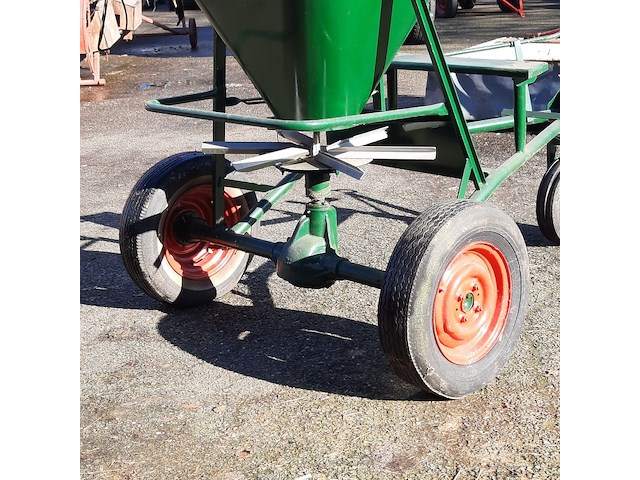 Kunstmeststrooier - afbeelding 9 van  11