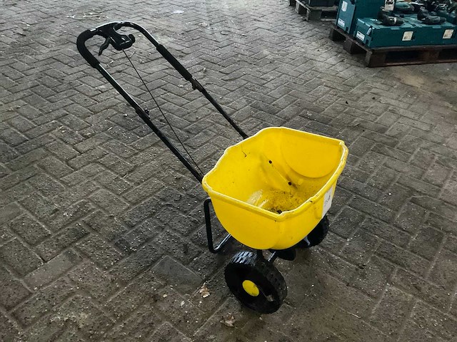 Kunstmeststrooier - afbeelding 1 van  4