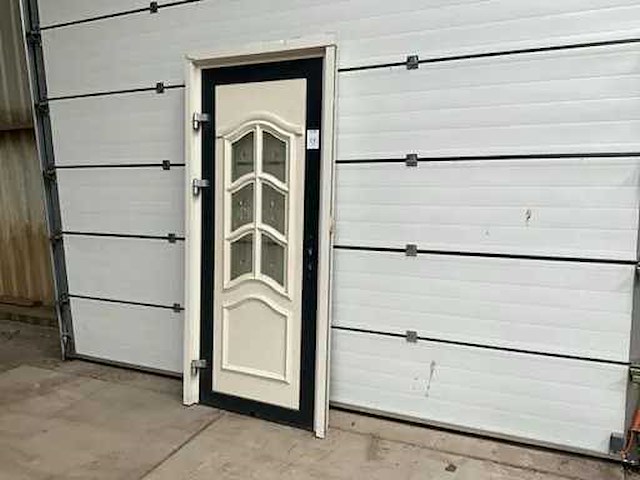 Kunstof kozijn met deur - afbeelding 2 van  6