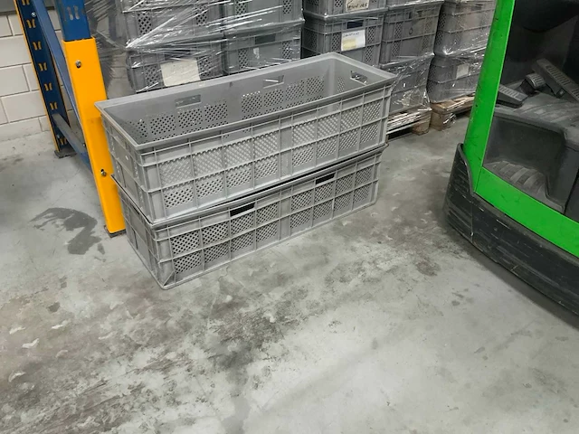 Kunstof stapelkrat (12x) - afbeelding 1 van  2