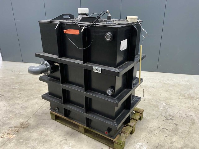 Kunstof watertank - afbeelding 2 van  2