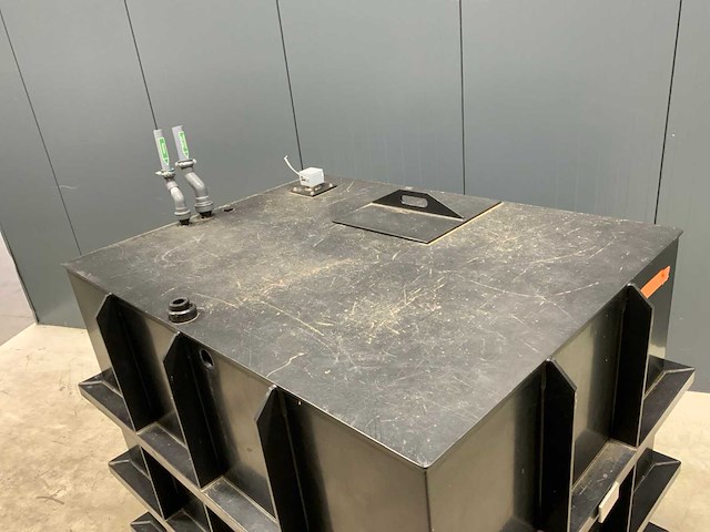 Kunstof watertank - afbeelding 2 van  6