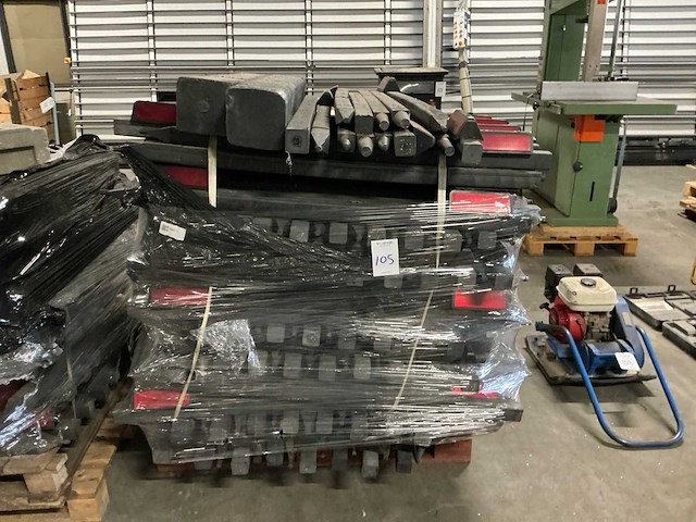 Kunstofpaal met reflector (250x) - afbeelding 1 van  3