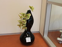 Kunstplant in pot. hoogte pot 60 cm. - afbeelding 1 van  2