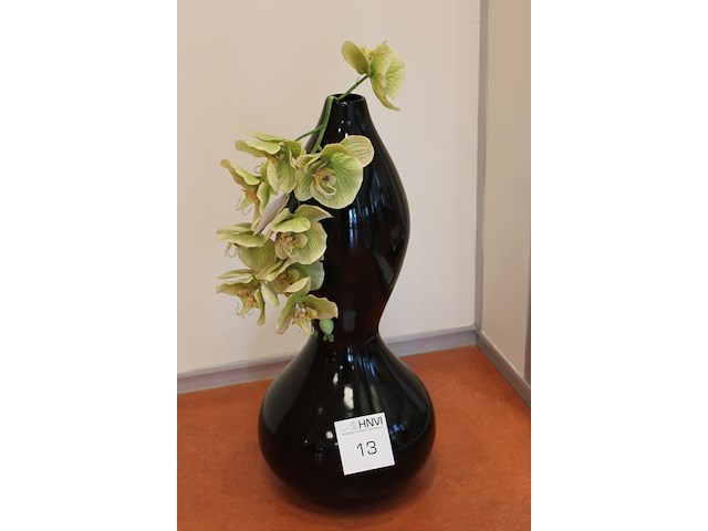 Kunstplant in pot. hoogte pot 60 cm. - afbeelding 2 van  2