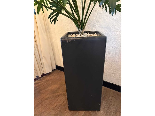 Kunstplant in pot met zuil (2x) - afbeelding 2 van  3