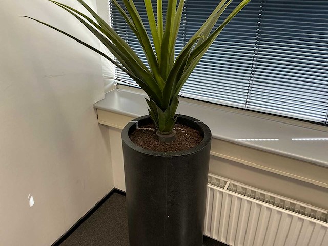 Kunstplant in pot - afbeelding 4 van  5