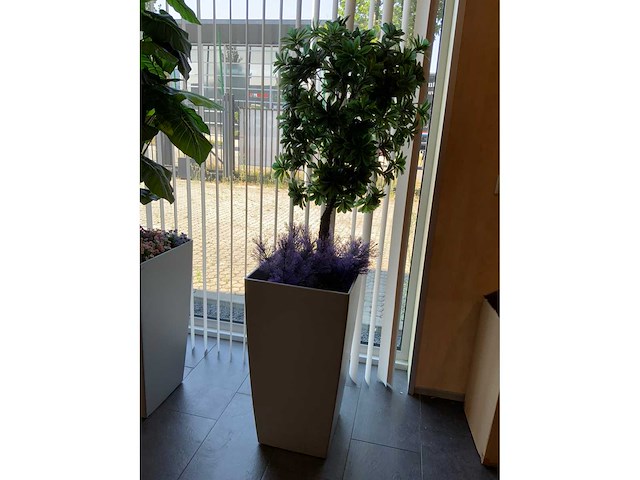 Kunstplant in pot - afbeelding 2 van  4