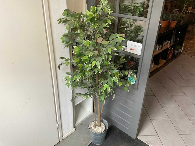 Kunstplant in pot - afbeelding 1 van  1