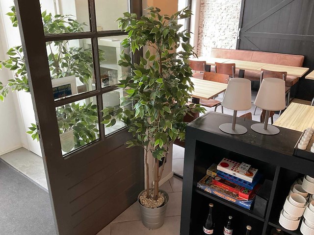 Kunstplant in pot - afbeelding 1 van  1