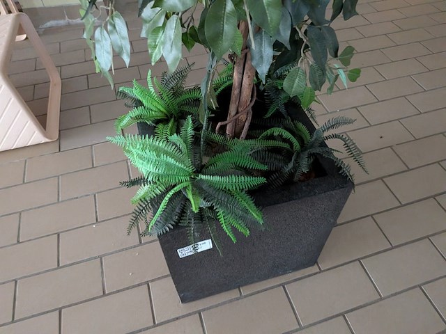 Kunstplant in pot - afbeelding 3 van  5