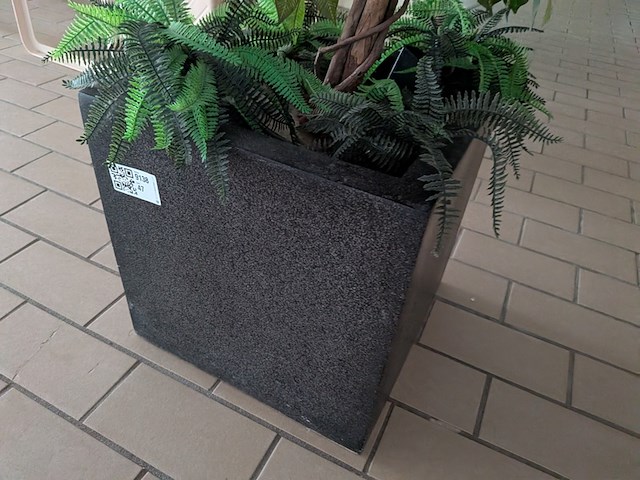 Kunstplant in pot - afbeelding 5 van  5